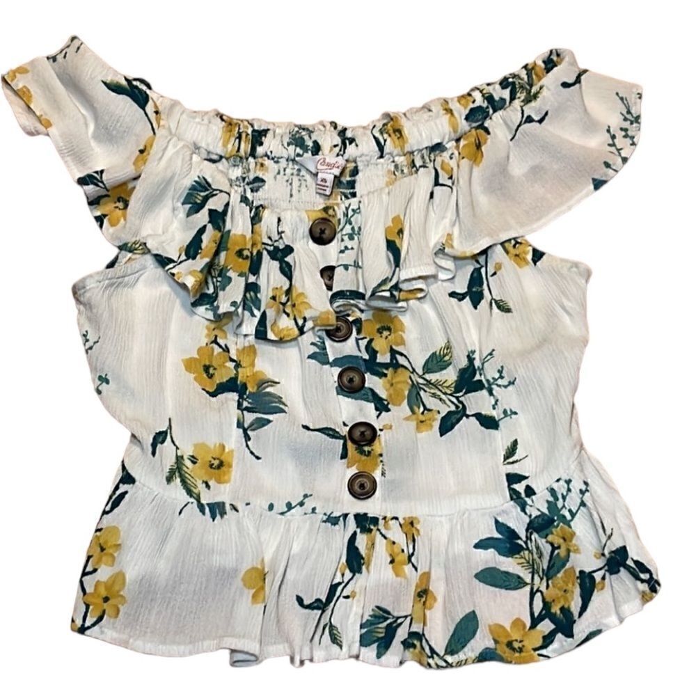 Adorable Summer off/on shoulder top
